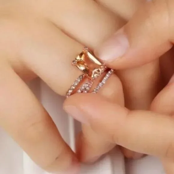 18K ROSE GOLD DIAMOND MORGANITE ETERNITY RING, CUTE RING, SHINY RING. - Picture 2 of 3